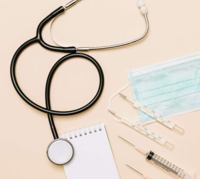 close-up-thermometers-syringes-near-stethoscope (1) close-up-thermometers-syringes-near-stethoscope (1)